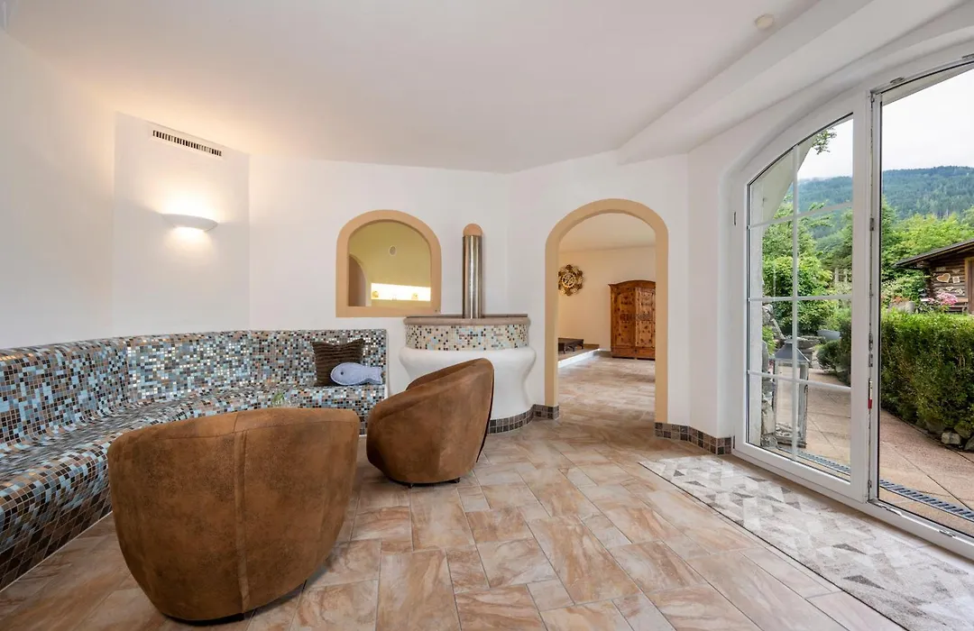 Landhotel Hubengut Bed&Breakfast-1